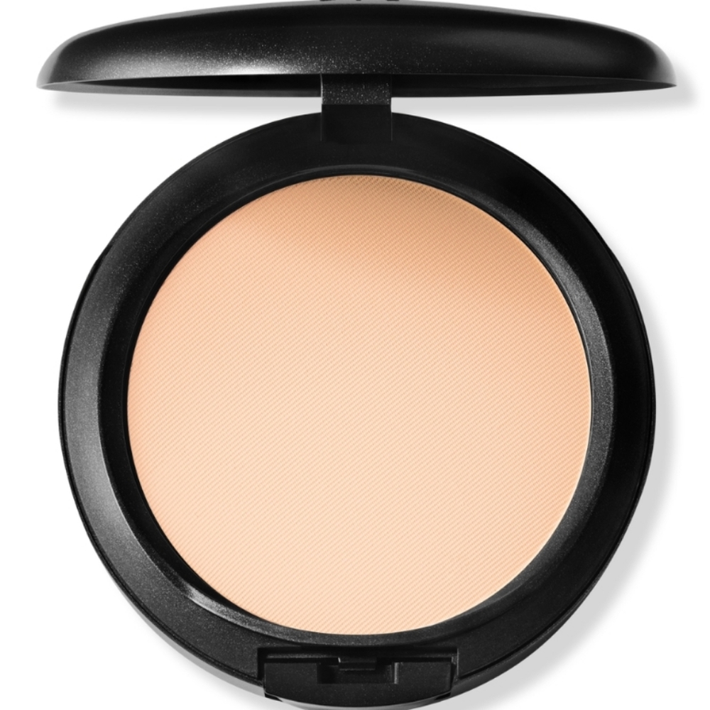 MAC NW18 STUDIO FIX POWDER PLUS FOUNDATION.